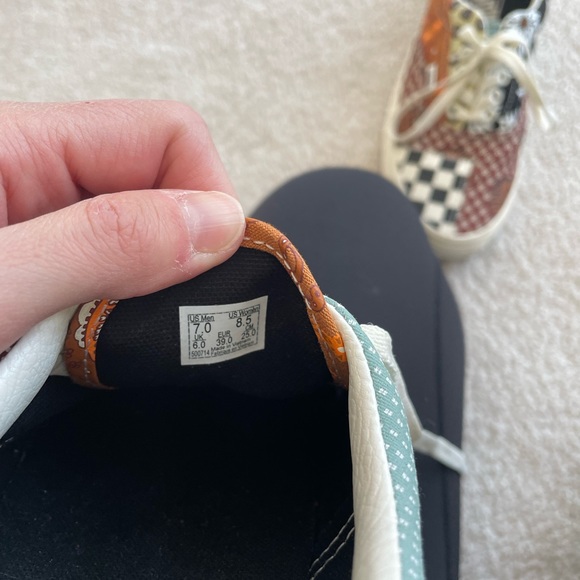 WOMENS VANS - Picture 2 of 5